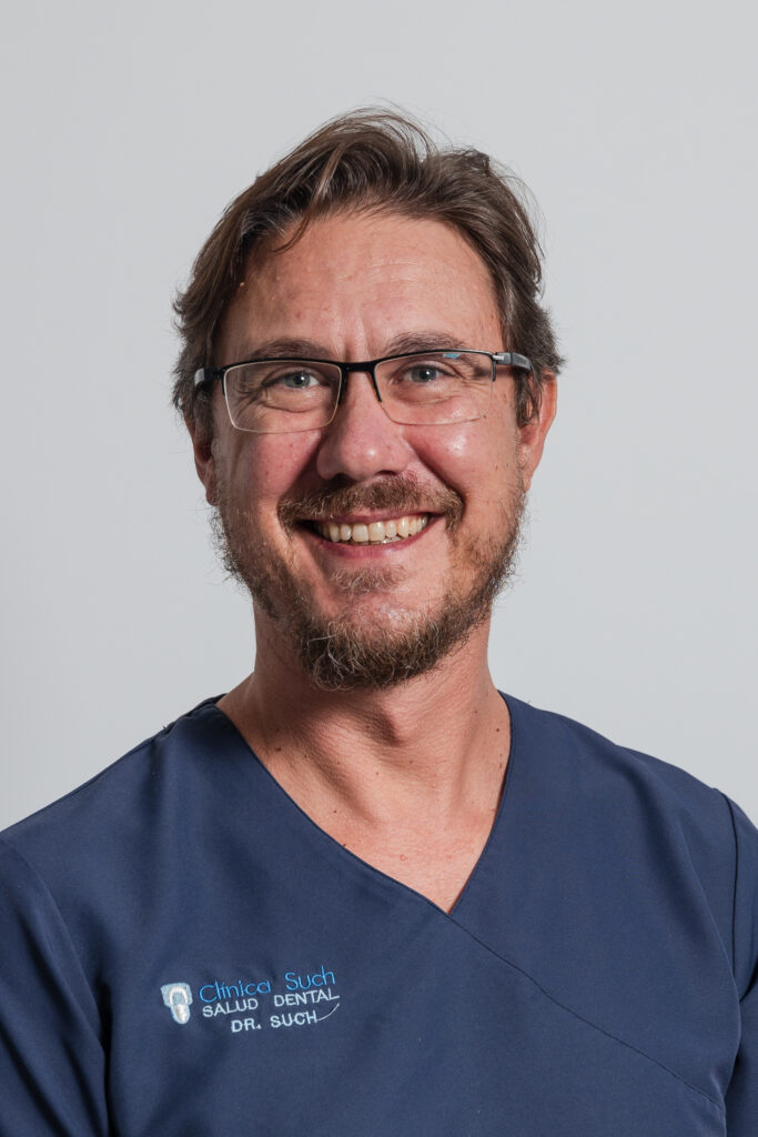 Dr. Joan Such, odontólogo experto en periodoncia en Valencia
